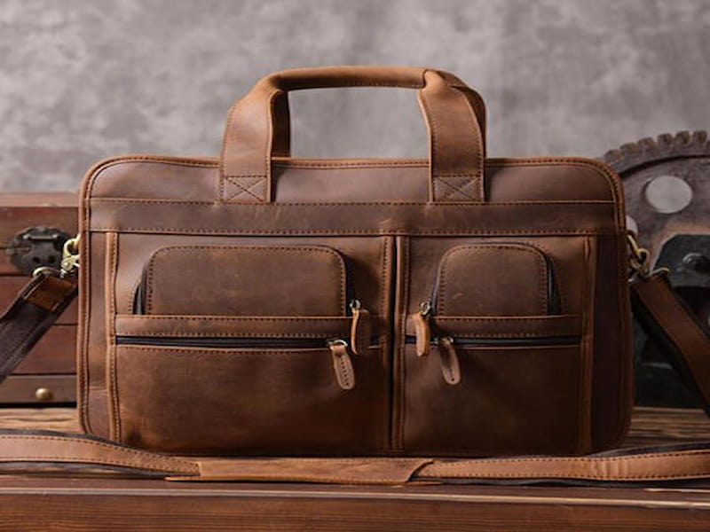 کیف دیپلمات چرم؛ زیپ دار دکمه ای 2 رنگ عسل مشکی diplomat