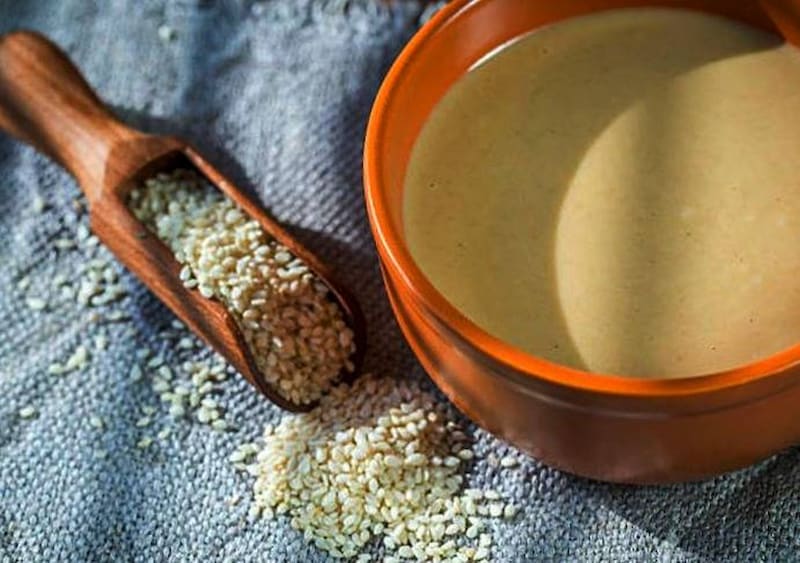 حلوا ارده شابلی؛ خمیری 2 نوع کنجدی و بادامی حاوی ویتامین های B E