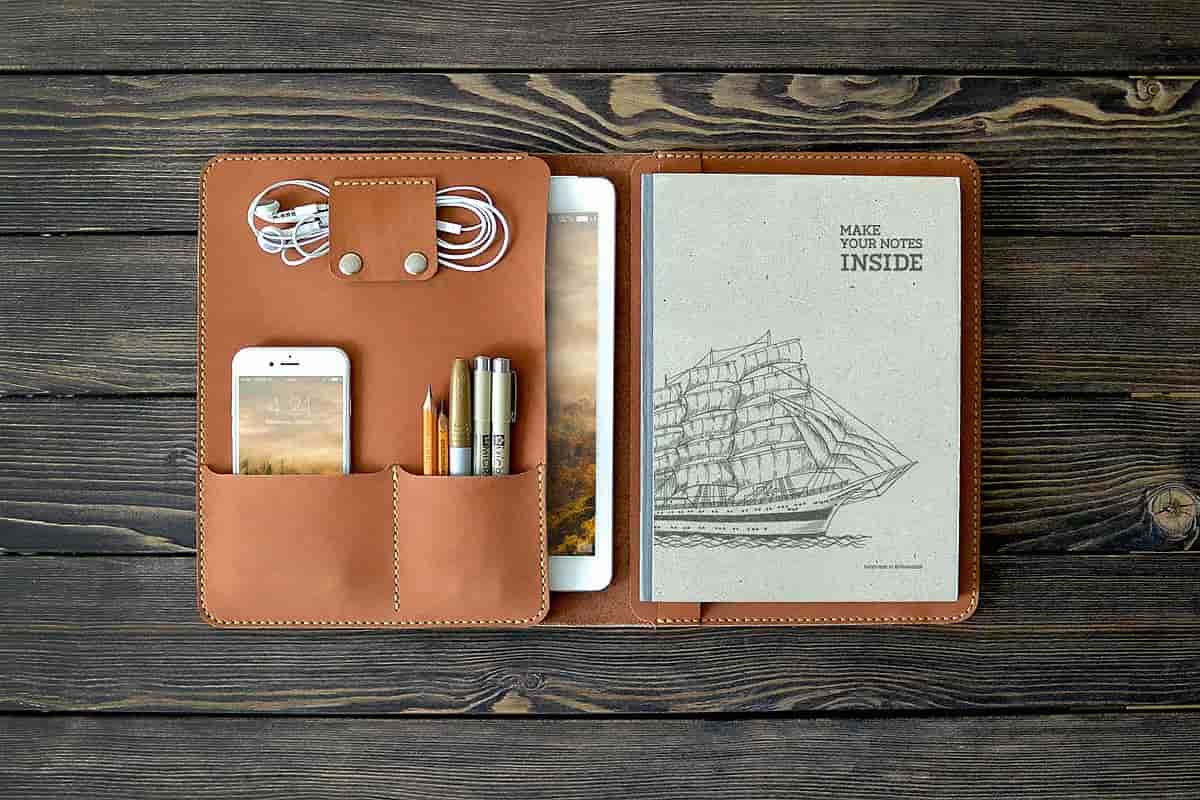 کیف چرم تبلت؛ دست دوز 2 رنگ قهوه ای مشکی ضد آب