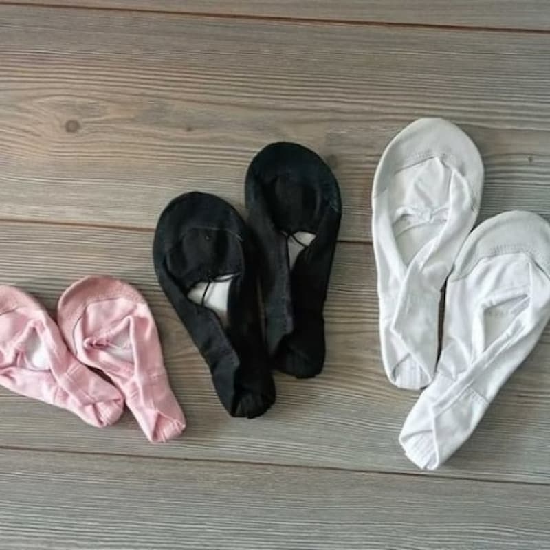 کفش ژیمناستیک؛ جنس رویه مقاوم 3 رنگ ( سفید صورتی سیاه) shoe