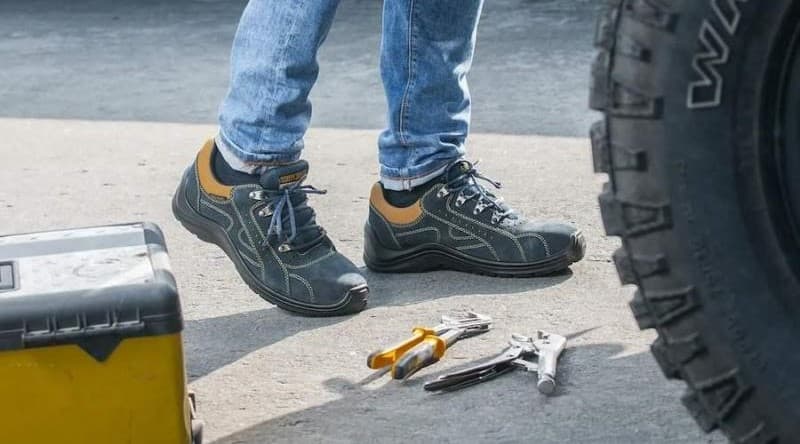 کفش ایمنی زاگرس؛ آنتی استاتیک ساق بلند نفت بنزین بافرجداساز shoes