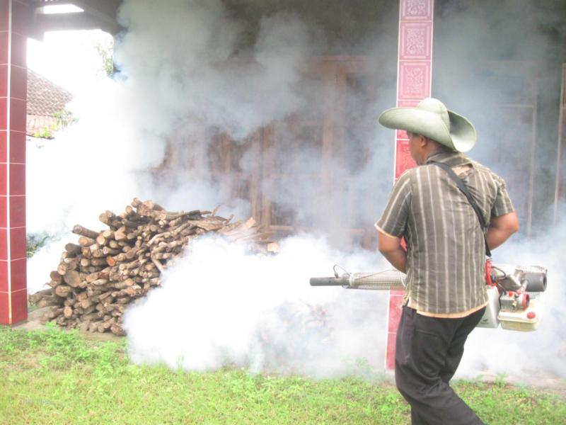 شیلنگ مه پاش خانگی؛ ایجاد رطوبت فضایی خنک کار بدون برق drops