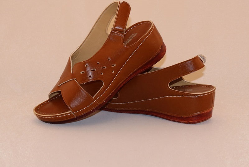 صندل طبی زنانه تبریز؛ پیاده روی بادوام انعطاف پذیری تولید iran