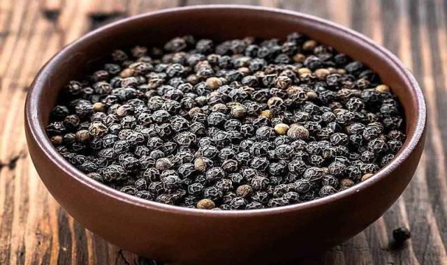 فلفل سیاه و فشار خون؛ طعم عالی 100 گرمی کاهش وزن