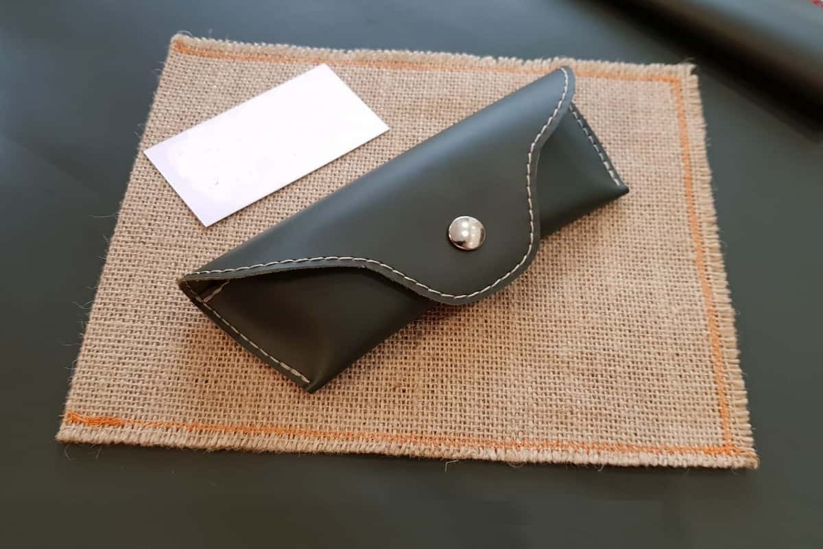 کیف چرم عینک؛ شیک لاکچری تزئینات خاص (جیب دکمه دستمال) طبیعی رطوبت گرما