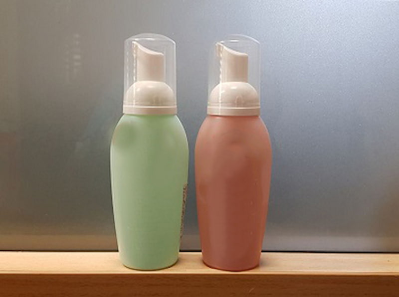 فوم شستشو صورت mnd؛ پمپی حاوی عصاره مریم گل بابونه قابلیت نرم کنندگی