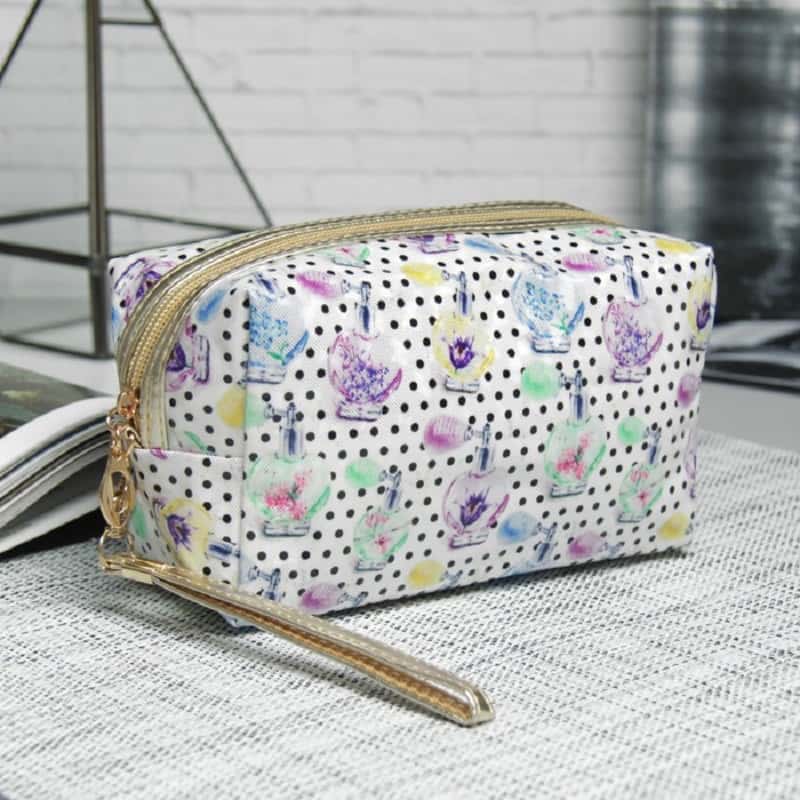 کیف آرایشی ورنی؛ پارچه آستر سنتی مدرن مقاوم 3 رنگ آبی صورتی Yellow