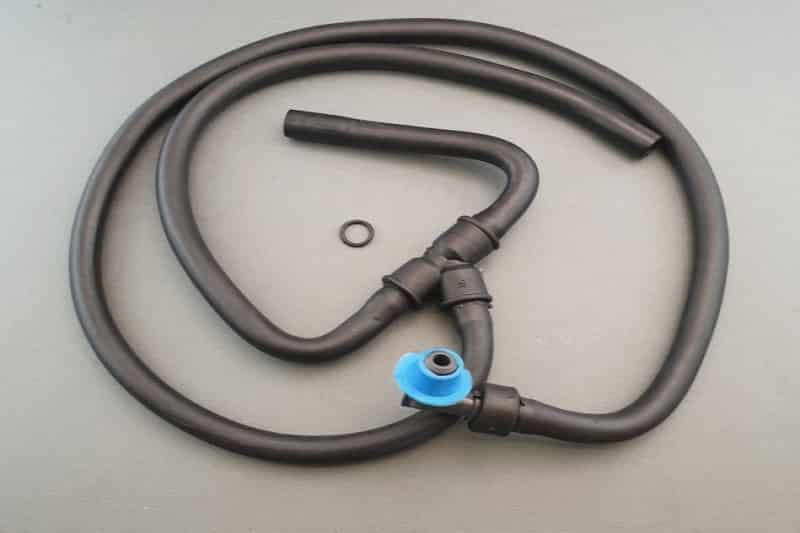 شیلنگ زیر رادیاتور سمند؛ مواد پلاستیکی 3 لایه محافظ ضربه Iran