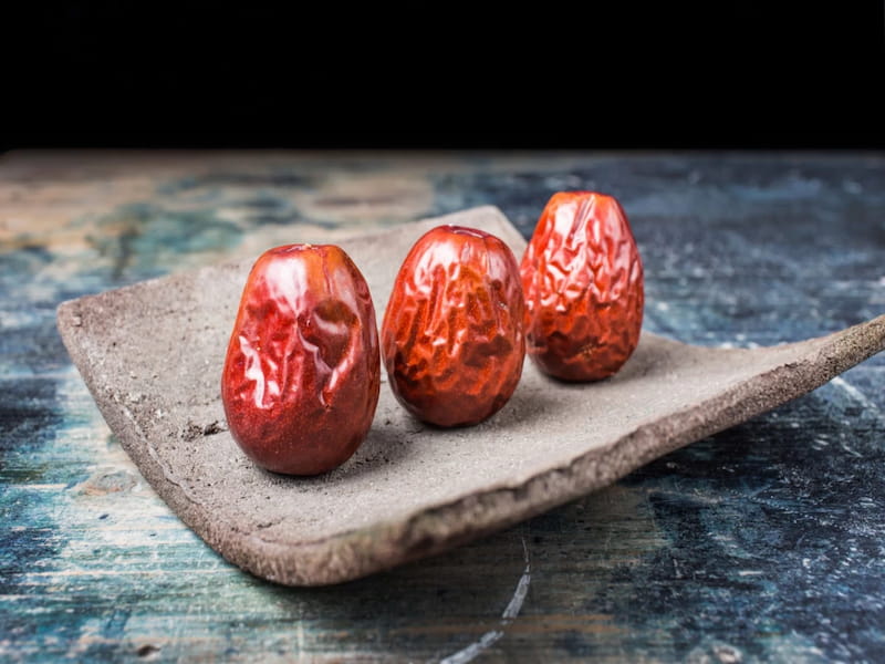 عناب برای گلو درد؛ طبیعی خوشمزه مناسب درمان مشکلات گوارشی throat