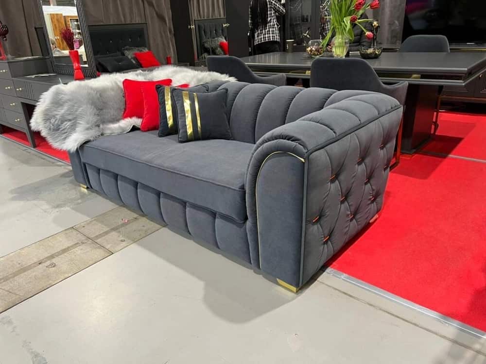 مبل چستر طوسی پایه استیل؛ الیاف طبیعی ابریشم کتان گلدار fantasy