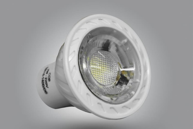 لامپ هالوژن افراتاب؛ ساختمان مسکونی اداری تو کار 7 6 وات