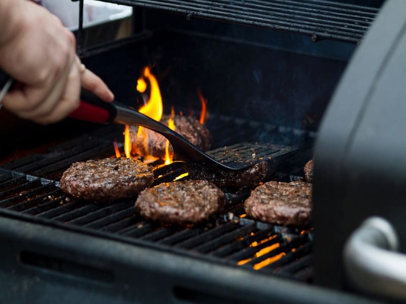 دستگاه گریل همبرگر (باربیکیو) روغنی ذغالی پایه دار رومیزی