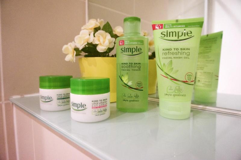 شوینده صورت سیمپل؛ بهبود جوش مناسب (پوست چرب خشک) طبیعی