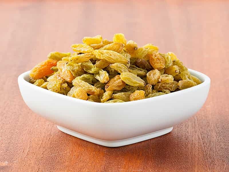 کشمش آبگیری؛ مغذی طبیعی 2 سایز درشت ریز رنگ روشن Drained