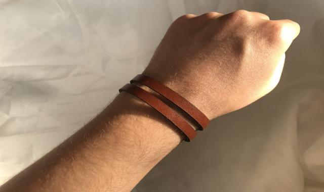 دستبند چرم ساده مردانه؛ مشکی شیک قفل دار دارای ضخامت بالا bracelet