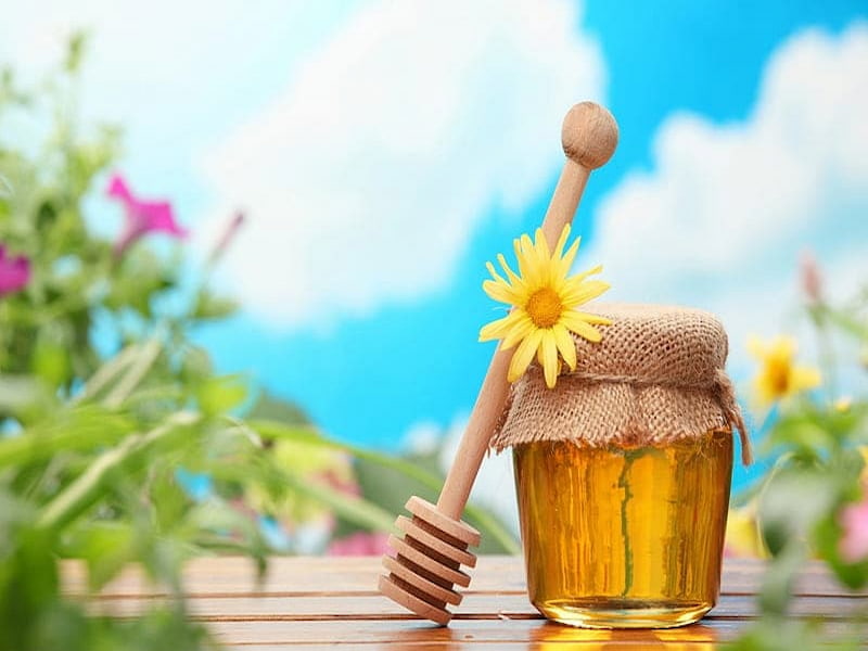 عسل طبیعی در شیراز؛ طعم شیرین موم دار دارای طبع گرم Shiraz