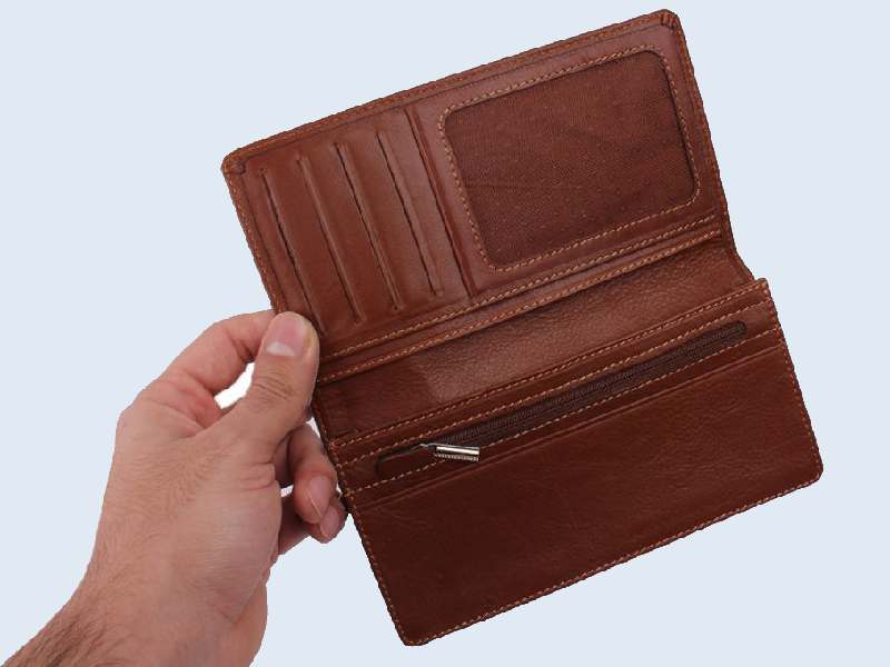 کیف پول زنانه تک چرم؛ زیپی دکمه ای 2 مدل ساده طرح دار Iran