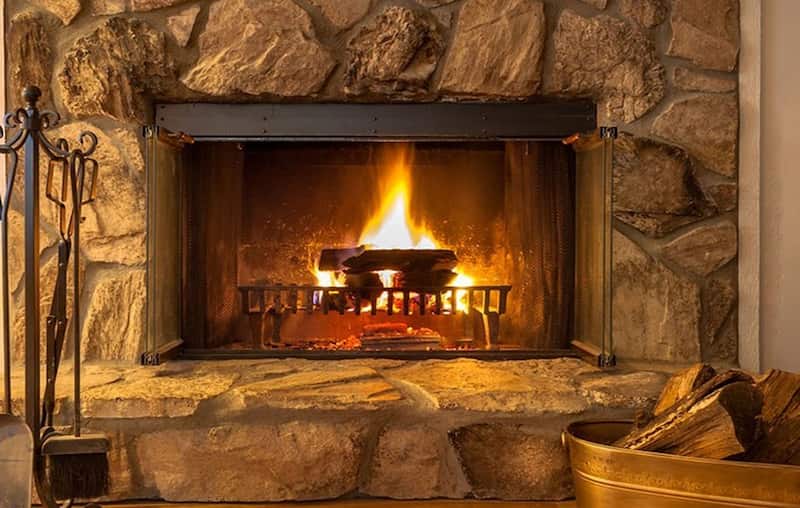 سنگ آنتیک روی شومینه؛ دیوار گچی سیمانی آجری آشپزخانه Little