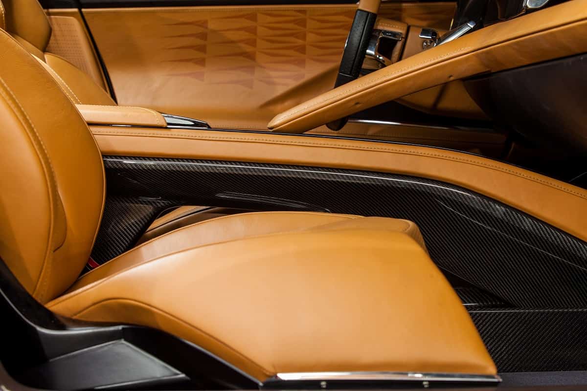 روکش صندلی چرم طبیعی؛ طرحدار ساده (مات براق) برزنتی پارچه ای