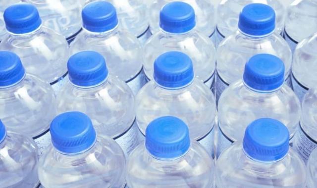 بطری آب معدنی بزرگ؛ مقاوم ماندگار بهداشتی سایزبندی various