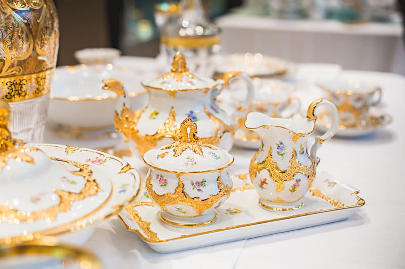 ظروف چینی خط طلایی؛ سفید لبه براق بشقاب کاسه (6 12 18) نفره