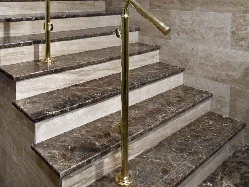 سنگ راه پله دوبل؛ گرانیتی مرمری (30*110) سانتی متر براق آینه ای