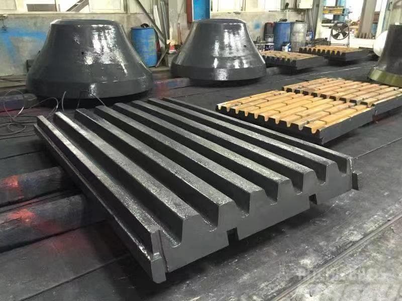 قطعات دستگاه سنگ شکن فکی؛ تیغه چکش ضد ضربه شکاندن فولاد crusher