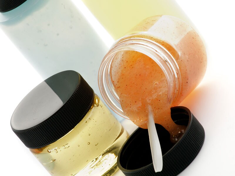 شوینده صورت کلینیک؛ مرطوب کننده معطر ضد باکتری ویتامین C E