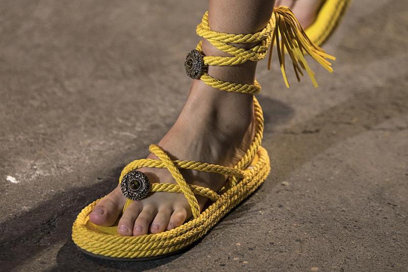 صندل هولوگرامی دخترانه؛ دارای پاشنه بلند رنگ Lilac