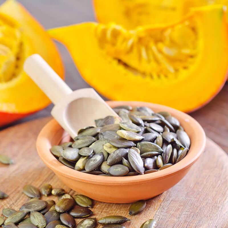 تخمه کدو درشت؛ نمکی خام فله بسته بندی روی منیزیم 590 کالری 