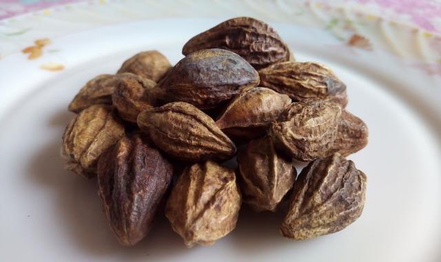 کشمش کابلی برای کمر درد؛ درمان آرتروز طبع گرم رفع استرس raisins