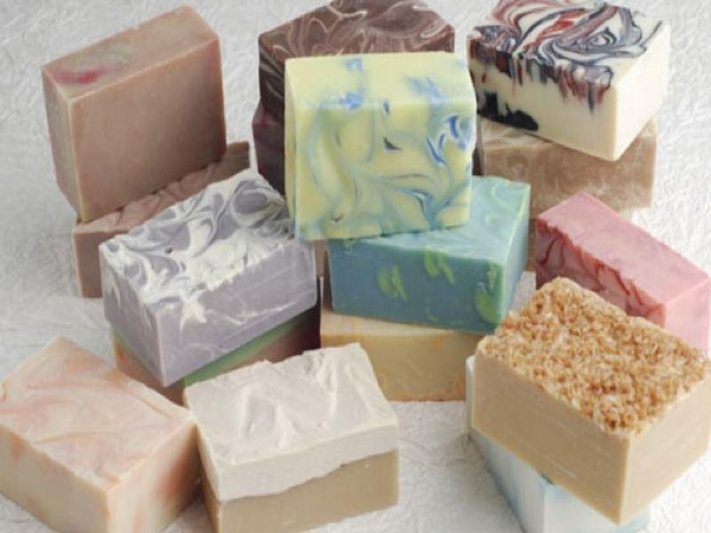 صابون زیتون دالان؛ کاهش التهابات پوستی شستشوی صورت درمان جوش acne