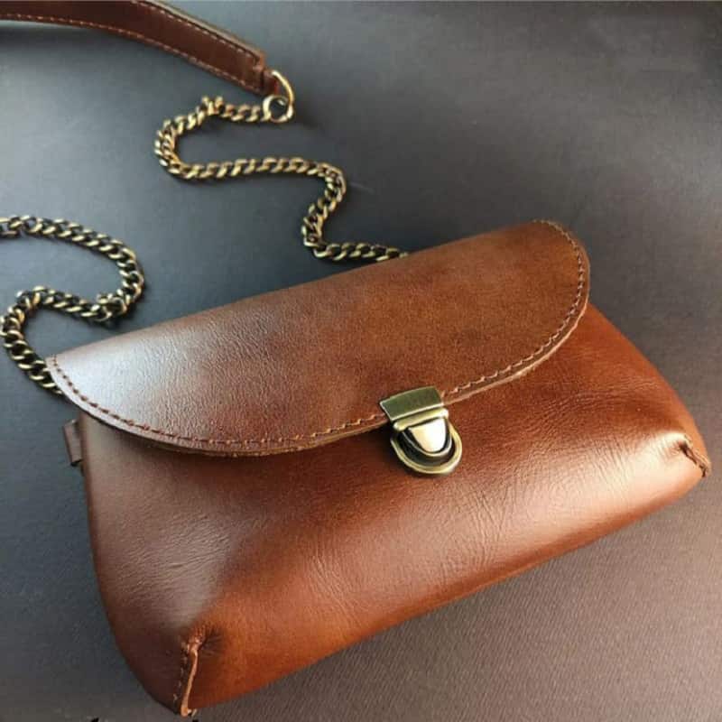 کیف چرم زنانه تبریز؛ اسپرت دوشی (عسلی قهوه ای مشکی زرشکی) طبیعی مصنوعی