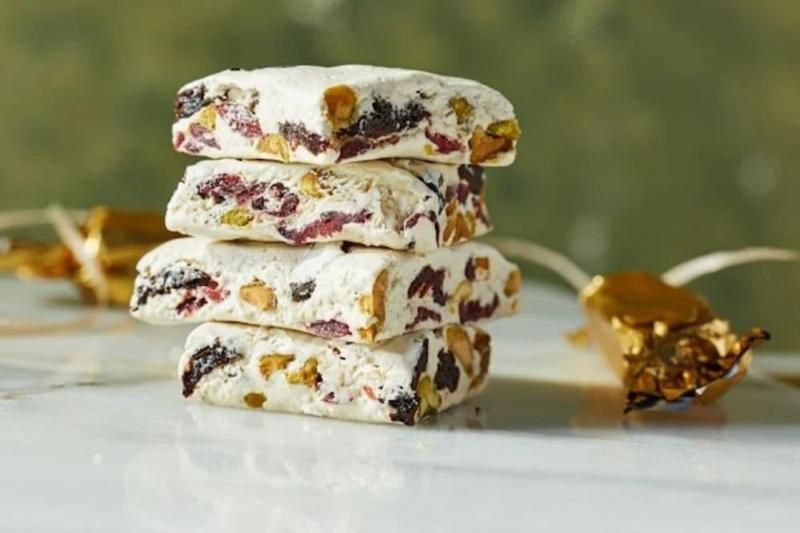 گز اصفهان در تهران؛ نرم خوش عطر بهداشتی 2 نوع ساده مغزدار