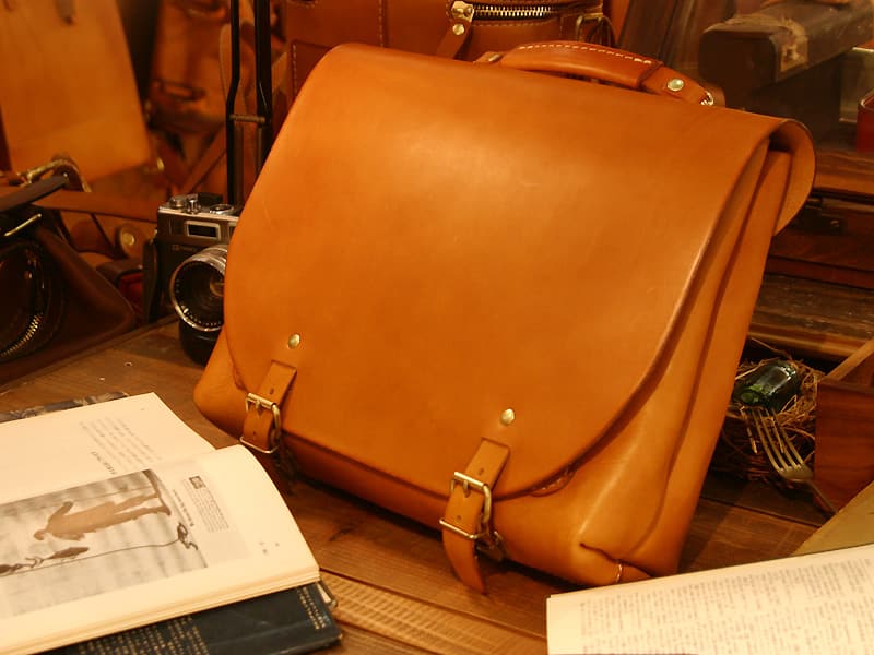 کیف چرم زنانه نوین چرم؛ فانتزی مجلسی (کوتاه بلند) مصنوعی طبیعی