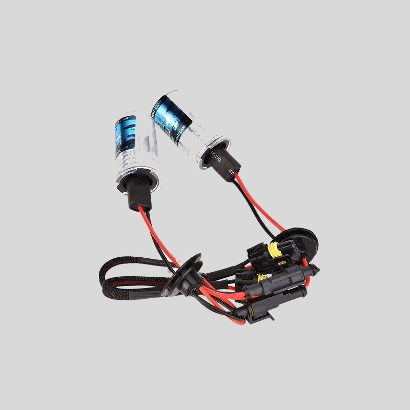 لامپ زنون مه شکن؛ هالوژن گازی (سفید آبی) فلز شیشه آل ای