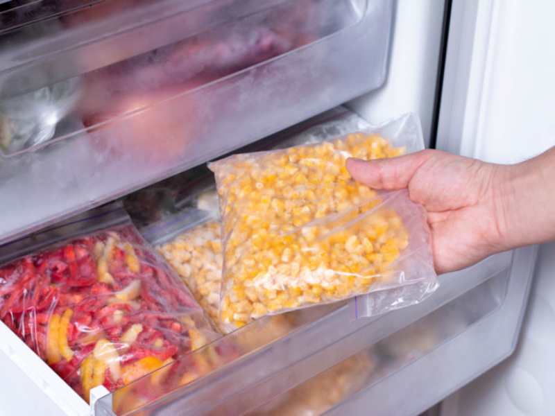 کیسه فریزر نیم کیلویی؛ بند دار زیپی (25*35) سانتی متری پلی اتیلن سلولز