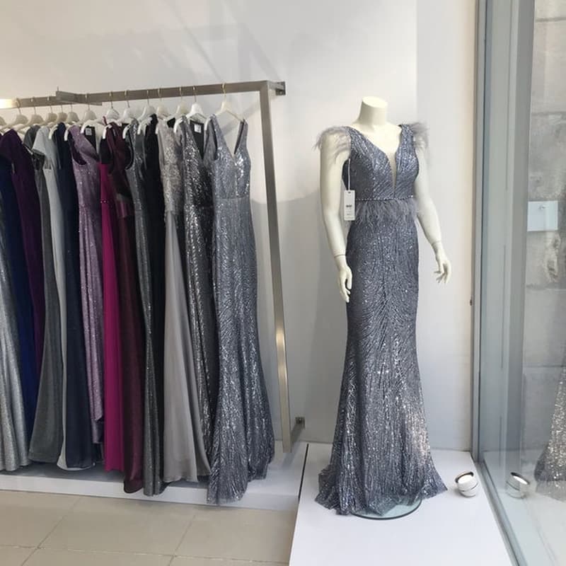 لباس مجلسی لمه بلند شیک؛ سبک کشسانی بالا (کرم مشکی طلائی) شاین براق