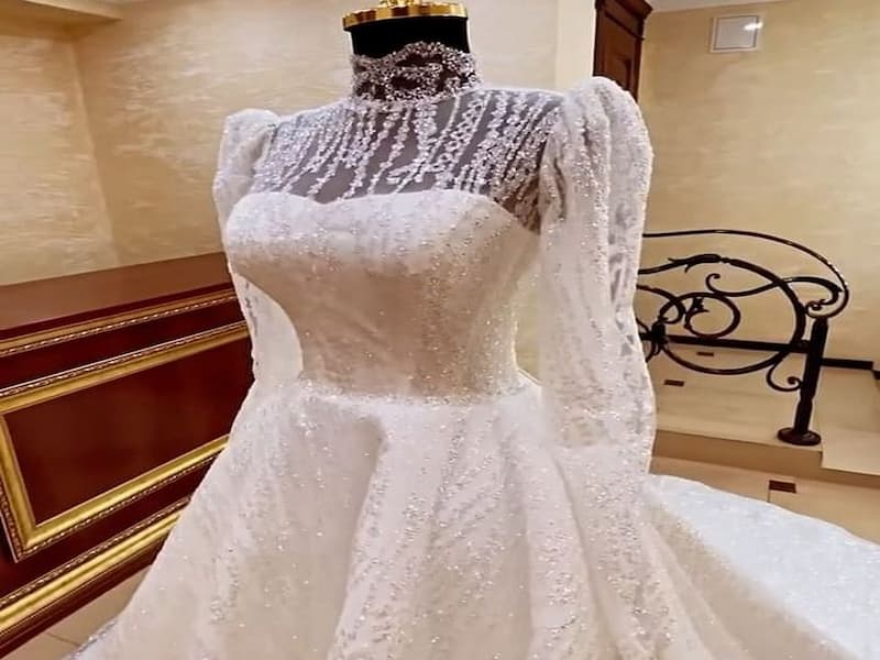 لباس عروس جدید 1401؛ ظاهری شیک نگین دار مناسب جشن عقد