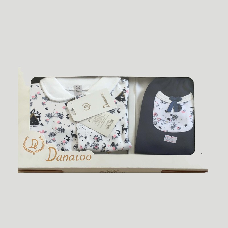 لباس نوزادی مارک دانالو؛ کتان نخ قرمز سفید صورتی جین مجلسی Danalo