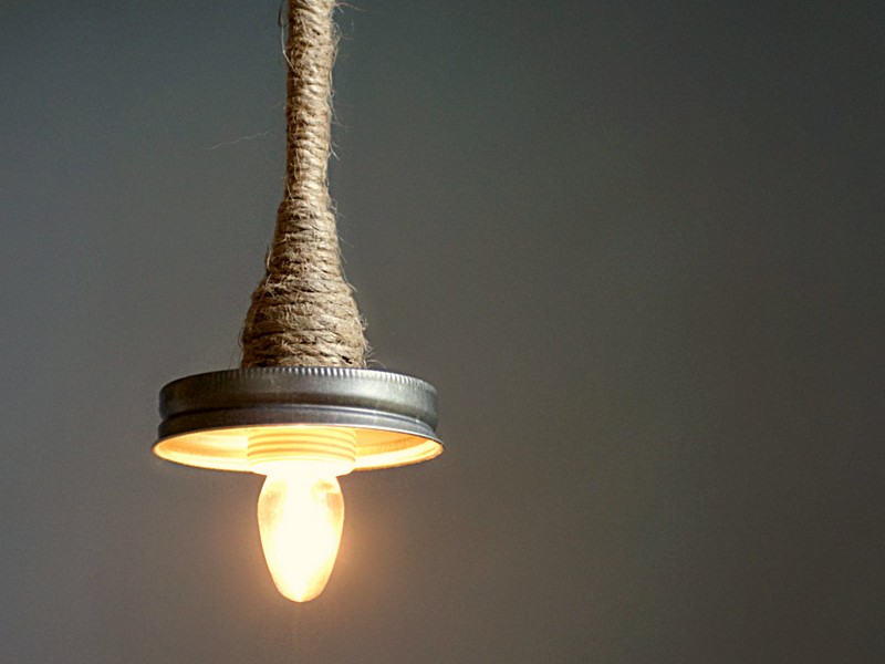 لامپ هالوژن پارس شهاب؛ رنگ طبیعی طول عمر 5000 ساعته آفتابی مهتابی