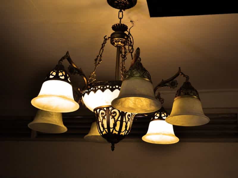 لامپ هالوژن رشته ای؛ نوردهی ملایم (سقف کاذب فرودگاه پارکینگ) مصرف کم