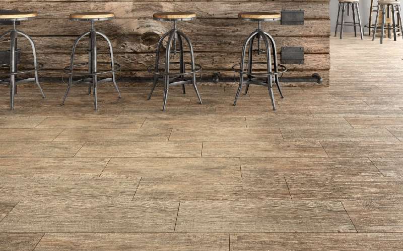 سرامیک طرح پارکت روی دیوار؛ استحکام زیاد جذب رطوبت پایین ضد لک