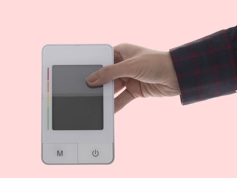 دستگاه فشار خون ایزی لایف؛ عقربه ای سخنگو بازویی (300 450) گرم