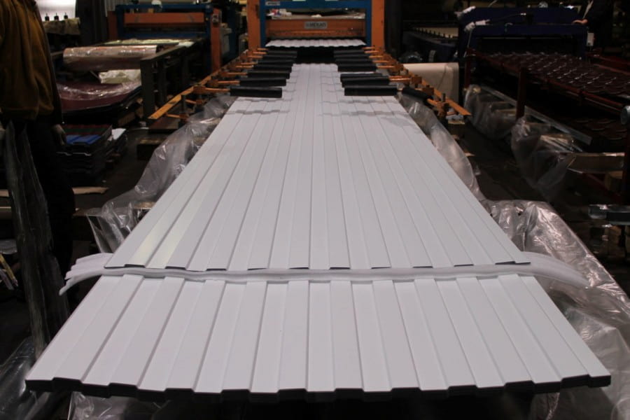 خرید و قیمت ساندویچ پانل سقفی در اصفهان