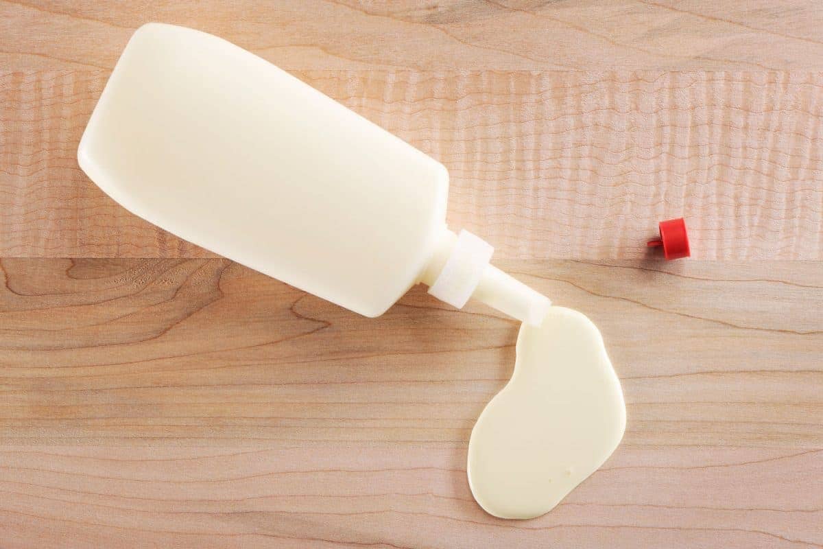 چسب صنعتی آریا؛ سیلیکونی پلی‌اورتانی اپوکسی 2 کاربرد خودرو هواپیما سازی