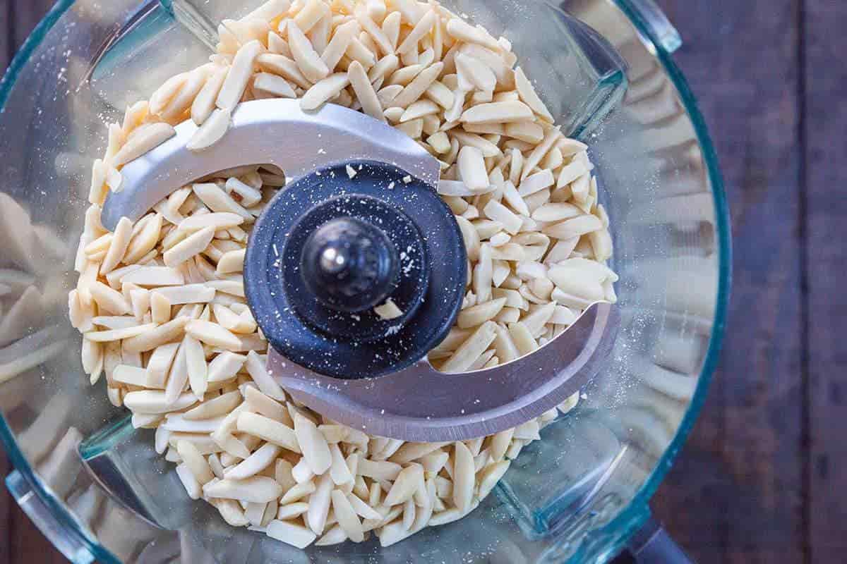 خلال بادام درجه یک؛ درمان بیماری قلبی حاوی کلسیم آهن ویتامین E