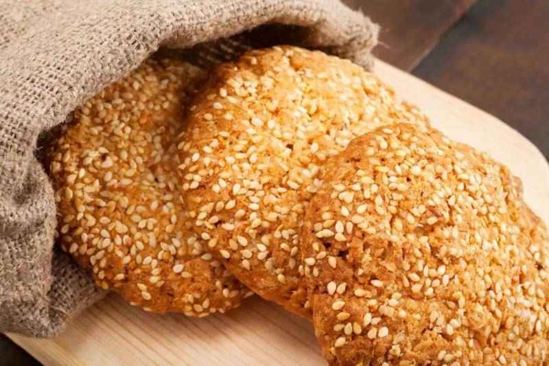 خرید کلوچه کنجدی خوشمزه + قیمت عالی