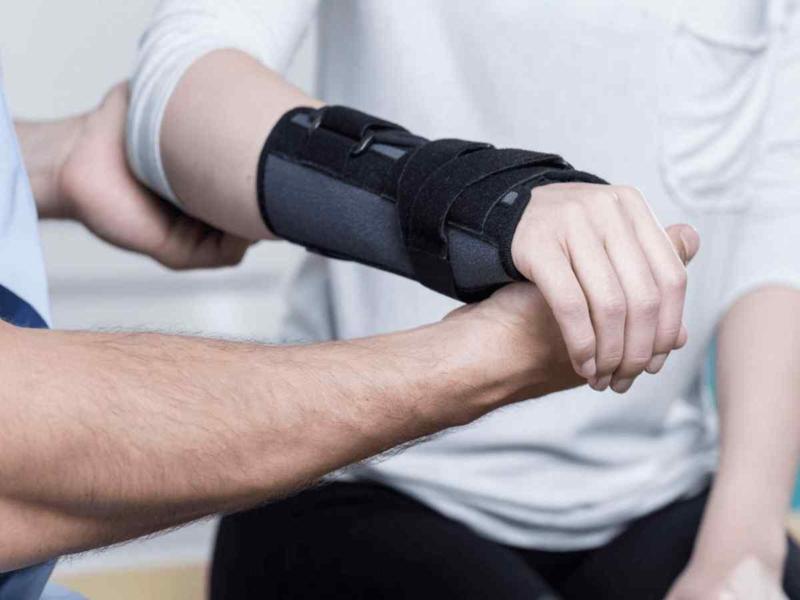 خرید جدیدترین انواع آتل ساعد دست