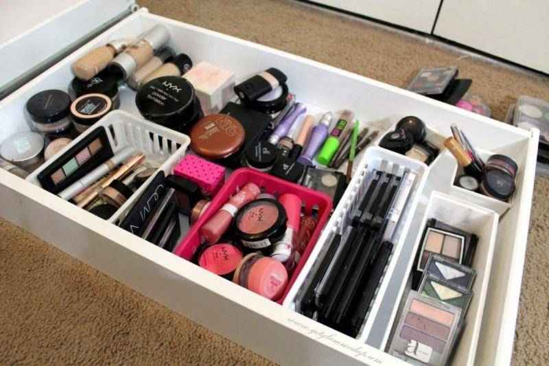 خرید جعبه تقسیم لوازم آرایش با قیمت استثنایی